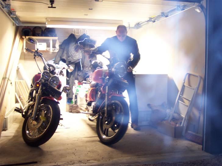 Yamaha TR1 "XV1000" (solgt) - Rart med gode venner der giver husly når det regner............ billede 3