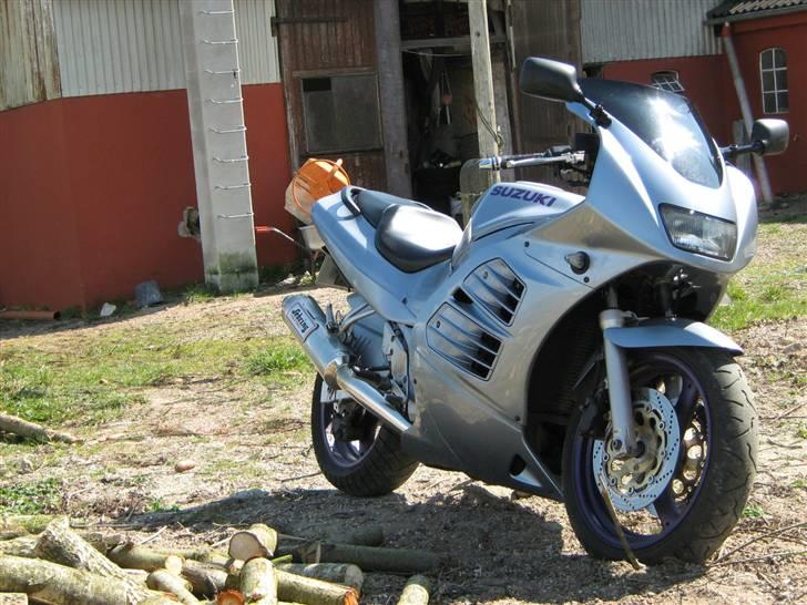 Suzuki RF 600 ***SOLGT*** billede 1