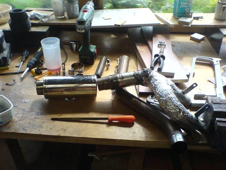 Kawasaki ZX 636 R - Jeg er lige ved at lave min nye udstødning - custom made of course billede 6