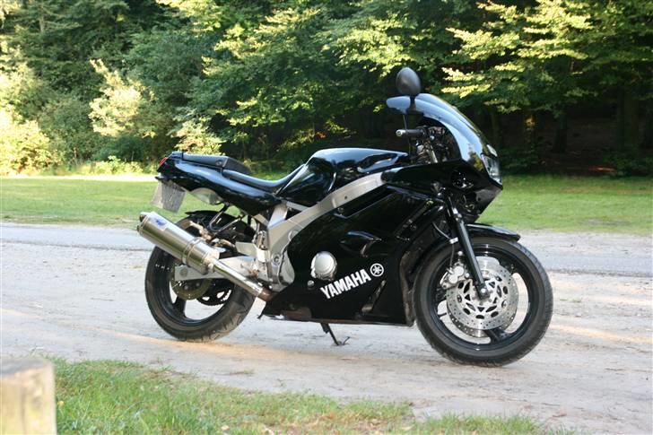 Yamaha FZR 600 - SOLGT billede 1