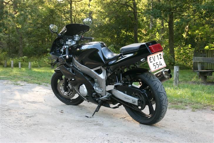 Yamaha FZR 600 - SOLGT billede 3