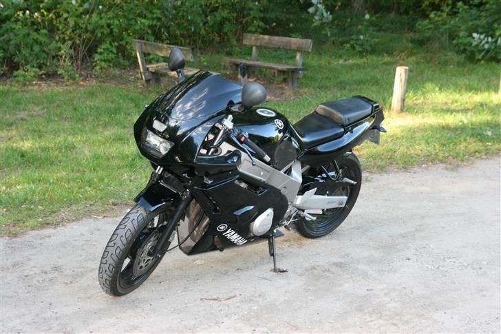 Yamaha FZR 600 - SOLGT billede 4