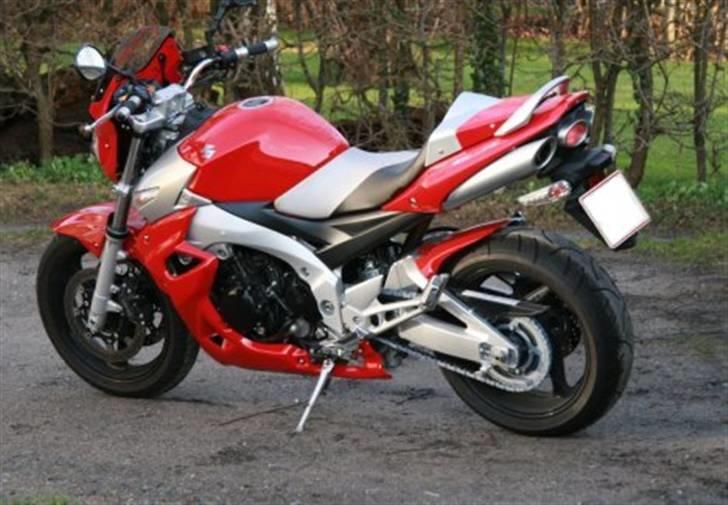 Suzuki GSR 600 S "TIL SALG" billede 3