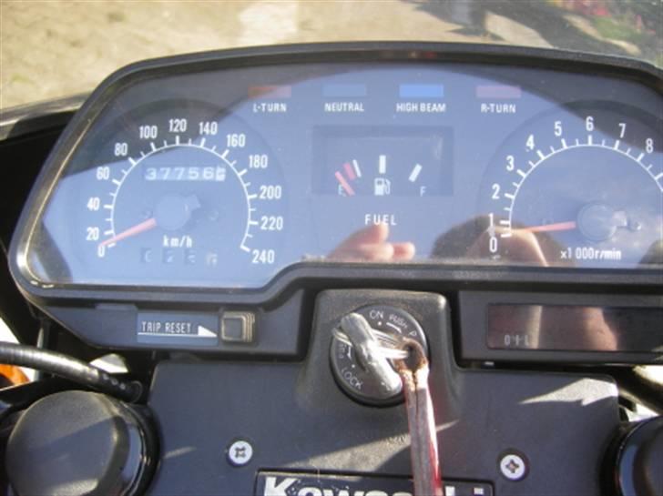 Kawasaki gpz 550 solgt billede 4