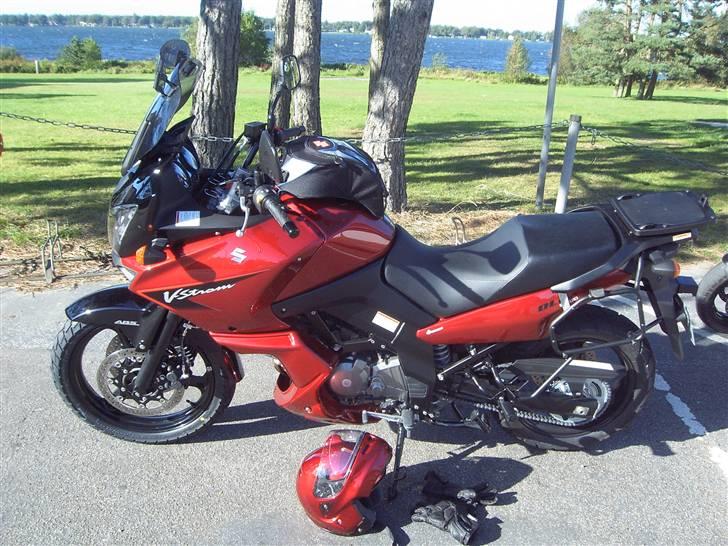 Suzuki V Strom dl 650 - Tanktasken pynter måske ikke,- men den er praktisk og anvendelig billede 4