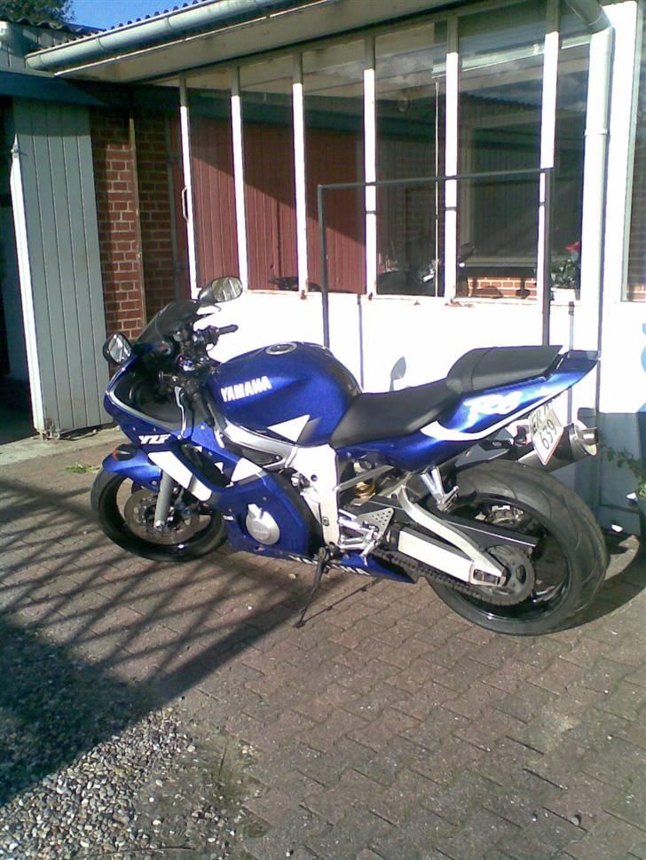 Yamaha R6 2001 SOLGT billede 2