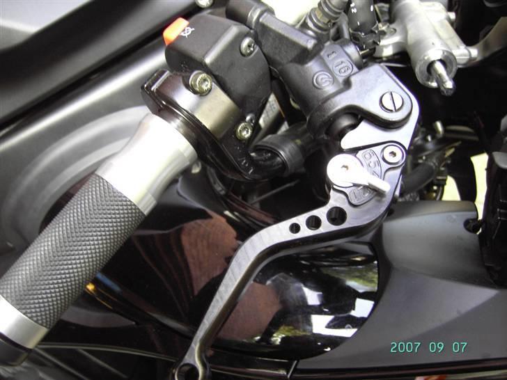 Yamaha R1 -RN19 (SOLGT) - Pazzo bremsegreb og Rizoma håndtag billede 5