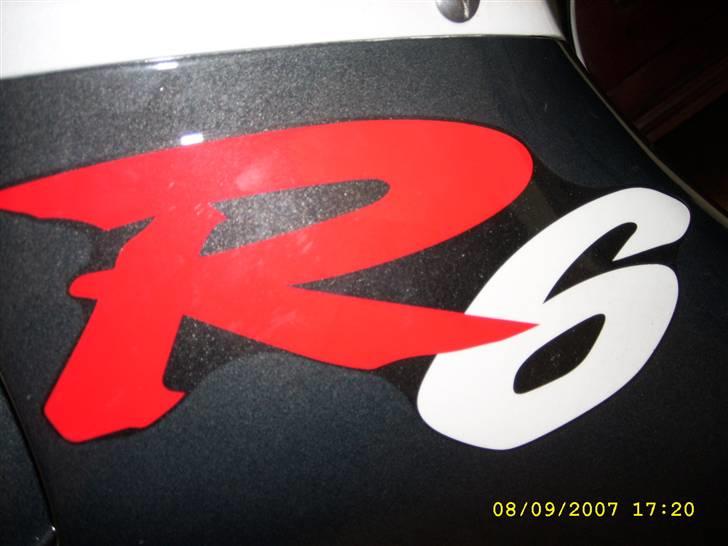 Yamaha R6 billede 14