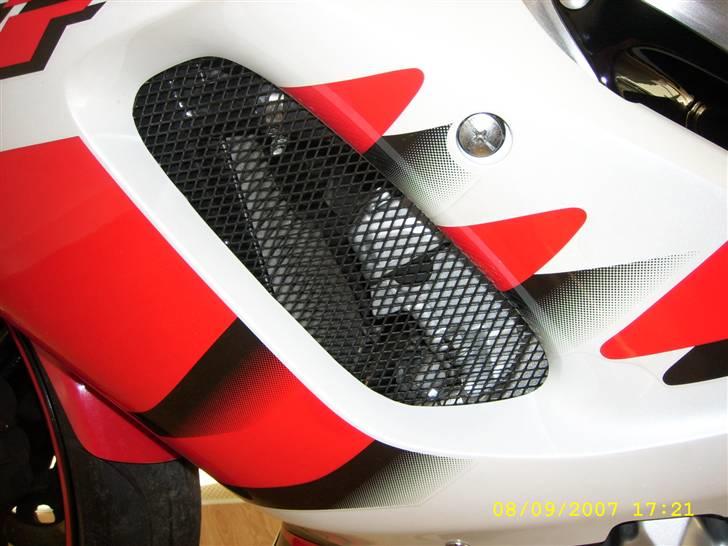 Yamaha R6 billede 15