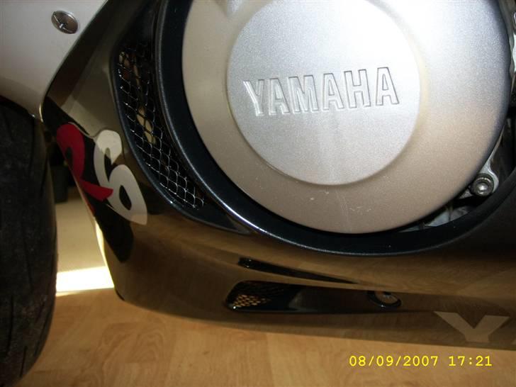 Yamaha R6 billede 16