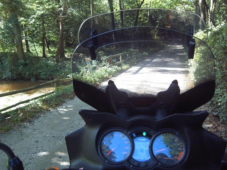 Suzuki V Strom dl 650 - Lidt væk fra alfavej kommer den skønne natur billede 10