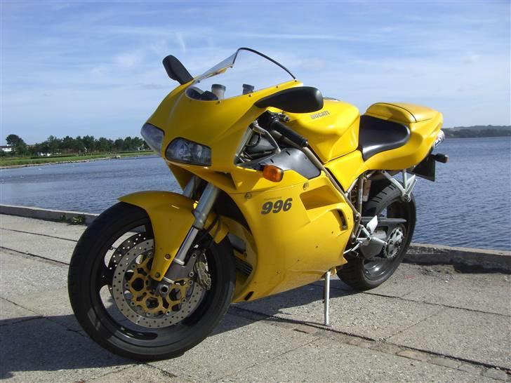 Ducati 996 biposto (til salg) - I solskin på Horsens havn billede 6