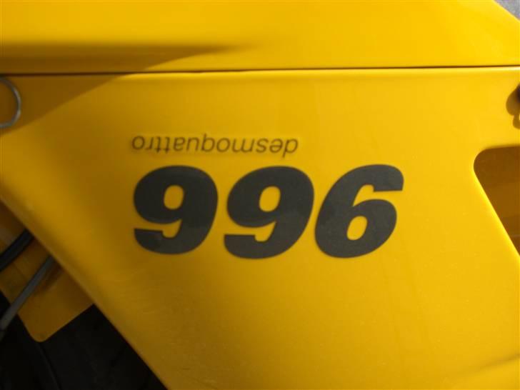 Ducati 996 biposto (til salg) - Jeg går ud fra at der er en lærling der har givet kvajebajer for den her!!! :) hehe -kan ikke nænne at få det rettet! :) billede 8