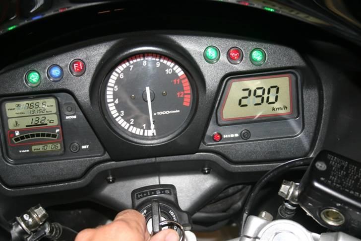 Honda cbr 1100 xx  blackbird billede 2