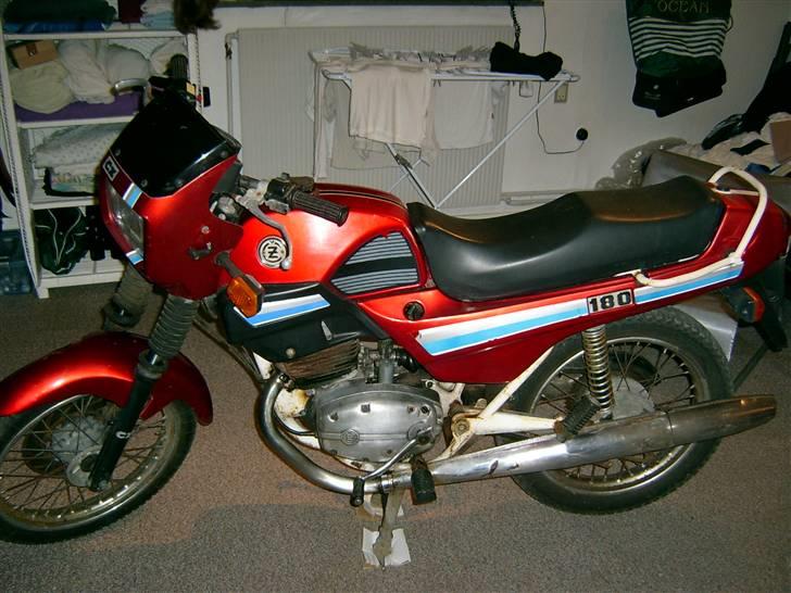 CZ 180 - 3000,- Så var den der... Så er det bare og gå igang!! billede 1