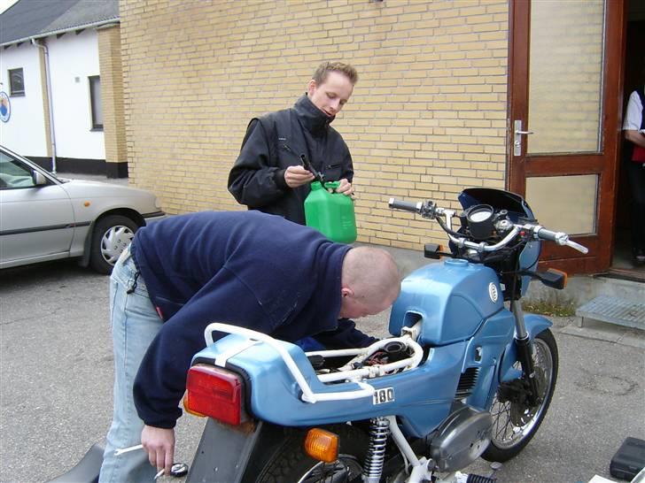 CZ 180 - 150 Timer senere... Såkører vi.   Færdig mc=5000 kr. + knofedt billede 7