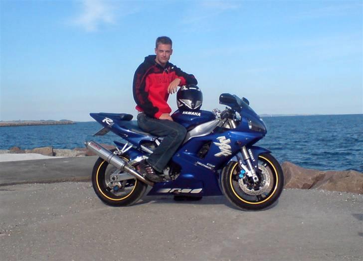 Yamaha R1 billede 6