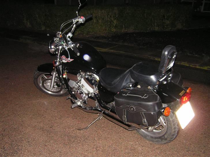 Honda VF 750 Super Magna billede 2