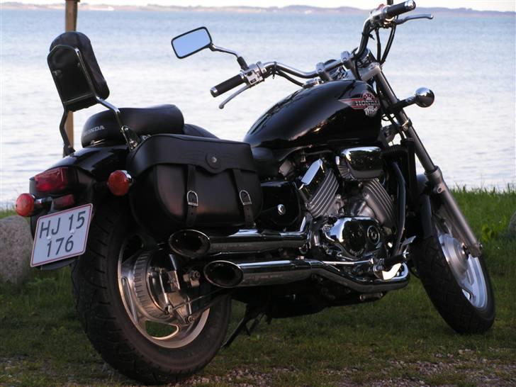 Honda VF 750 Super Magna - Billedet er taget ved Lundeborg billede 4