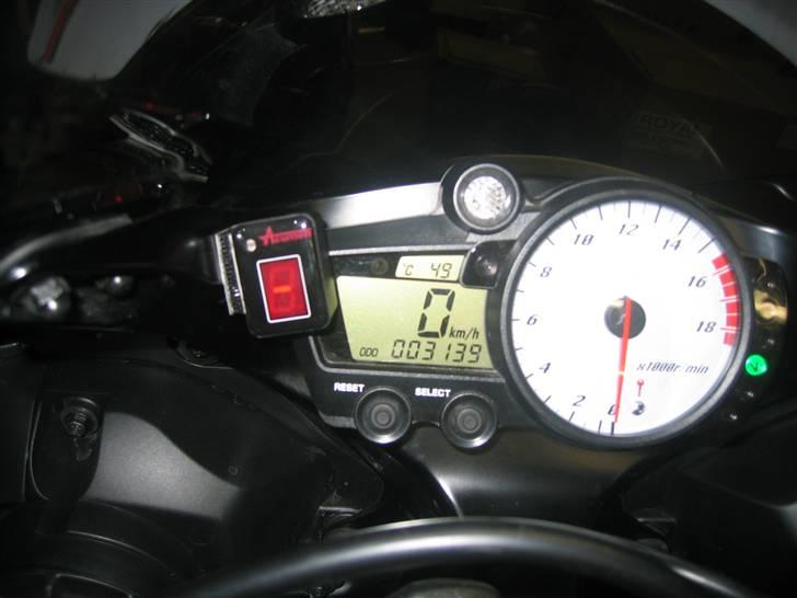 Yamaha YZF-R6 05 billede 11