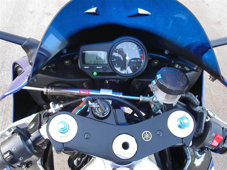 Yamaha YZF-R1 billede 11