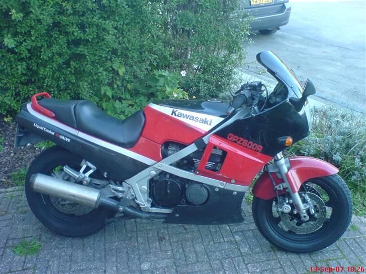 Kawasaki GPz600R/GPZ 600 R/ZX600A Solgt :-( - Har fået sorte fælge og sort kåbeglas billede 8