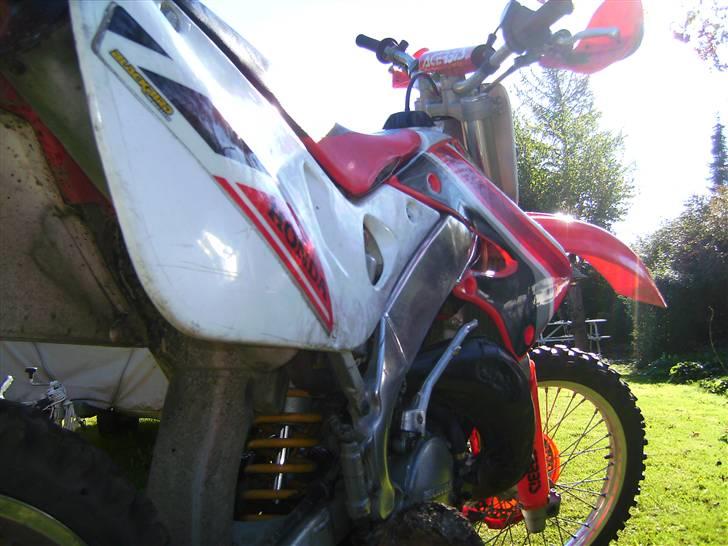 Honda CR 125R - nyt billed bagfra med siden til billede 3