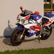 Honda cbr 900 fireblade