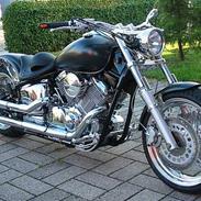 Yamaha XVS 1100 Custom