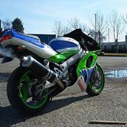 Kawasaki ZXR 750@900 