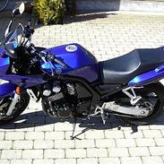 Yamaha Fazer600