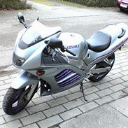 Suzuki RF 600 R