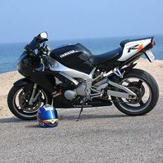 Yamaha R1 '''solgt'''