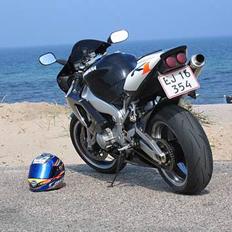 Yamaha R1 '''solgt'''