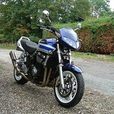 Suzuki gsx1400k2