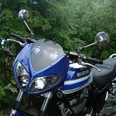 Suzuki gsx1400k2