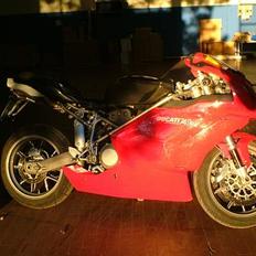 Ducati 749s