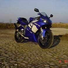 Yamaha YZF-R1