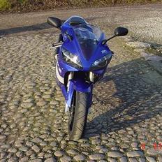 Yamaha YZF-R1