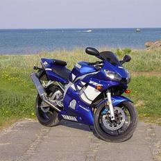 Yamaha YZF R6 ** SOLGT **