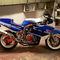 Suzuki GSX-R 750
