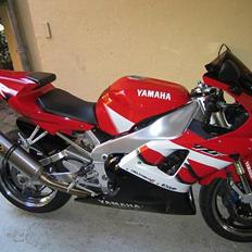 Yamaha Yzf R1