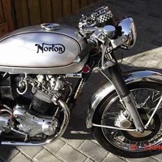 Norton Commando 850 MK1
