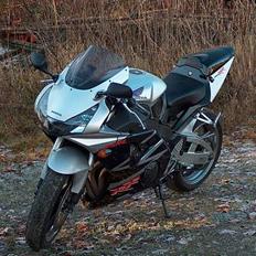 Honda CBR954RR Fireblade