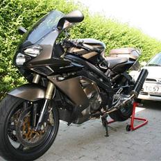 Aprilia SL1000 Falco (Solgt)