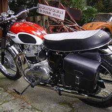 Triumph T120R Bonneville