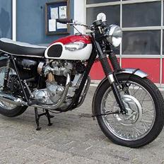 Triumph T120R Bonneville