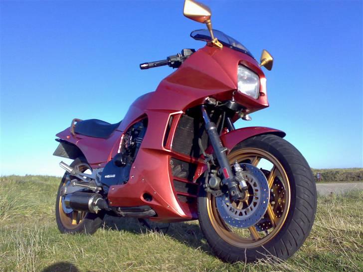 Kawasaki GPz 900r Ninja "Solgt" - Højre side forfra.. billede 3