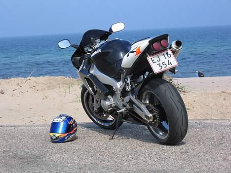 Yamaha R1 '''solgt''' billede 2