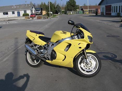 Honda cbr 900 fireblade billede 2